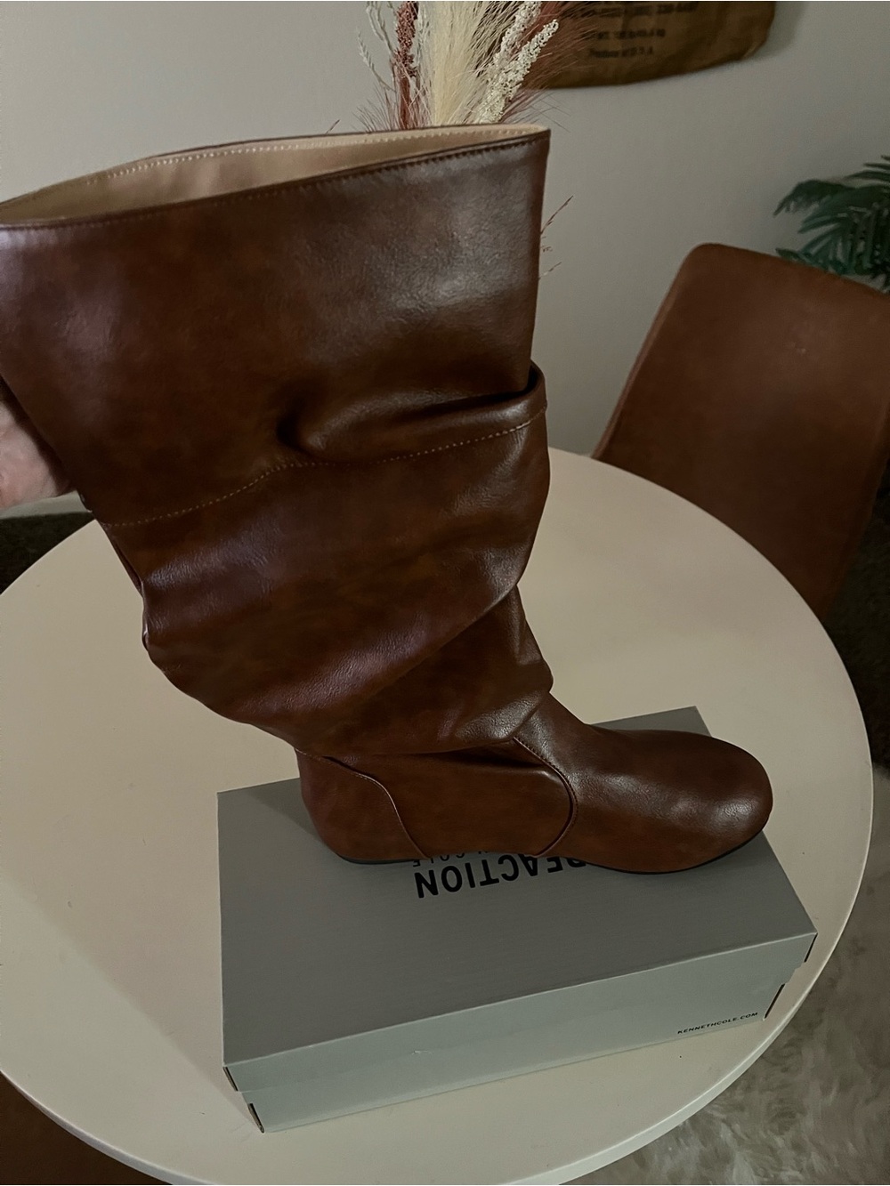 Flat heeled boots